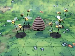 28mm Giant Bees and Bee Hive