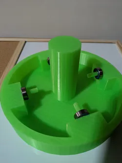 Horizontal spool roller