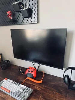 Monitor Wall Mount with Adjustable Height