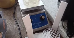 Magnet Stirrer Helper