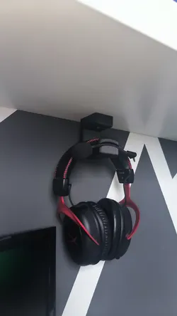 Headphone holder