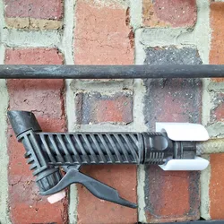 Garden spray gun holder