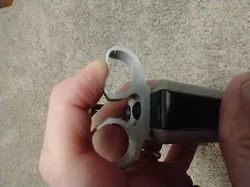 NO-ring flexible 12g CO2 cartridge mount