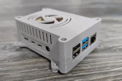 Raspberry Pi 4 case, VESA mount, internal fan