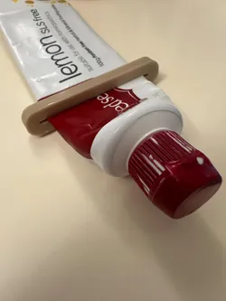 Minimal Toothpaste Squeezer