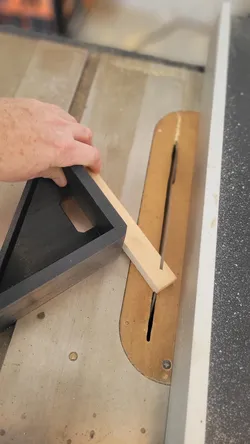 Miter Sled, make your own picture frames etc.