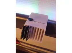 SD / micro SD card holder