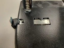 Alignment tool for 3 hole punch