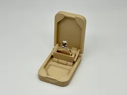 Collapsing Ring Box With Magnetic Closure