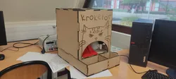 El Kroketor 3000 (food and water dispenser)