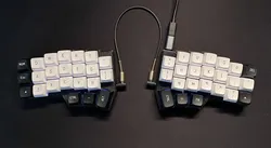 Minimal Corne V.4.1 case with M2 X 8 mm screws and a few tweaks