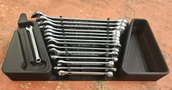 Wrench organizer for tool cart