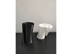 Curve vase