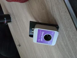 Držák do auta pro plašičku kun Deramax