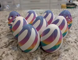 Screw Together Egg with Money Holder (Similar to the "Impossible" models)
