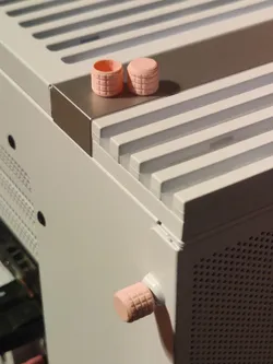 Thumbscrew Cover PC