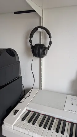 IKEA BOAXEL headphones hanger