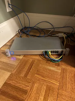 Unifi Switch: Flat Surface angle bracket