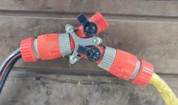 2 Way Y Splitter Holder