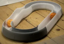 "Ballabyrinth" – Modular Track Circuit Toy For Cats
