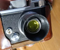 Berning Robot 37.5mm F/2.8 Tessar/Xenar Push-on Lens Hood