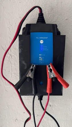Victron Blue Smart IP65 12/25 - Wall Mount