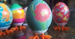(Easter) Egg - 'chicken' legged display stand