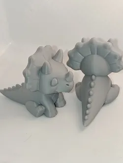 Tricéraminosaure – Bébé tricératops cartoon