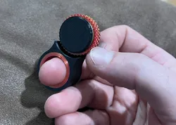 The ultimate one-handed fidget spinner - Knurled bearing ring