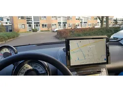 Tablet holder for Citroën C1 / Peugeot 107