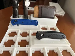 Benchmade Knife Gridfinity Magnetic Stand
