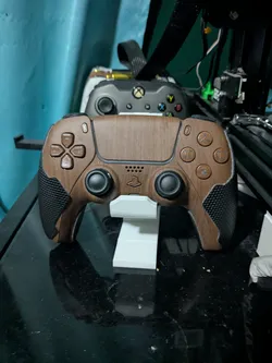 PS5 eXtremeRate Standing Mount