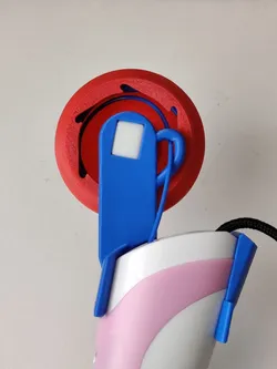 A clip for 3D-pen with a guide to avoid tangling