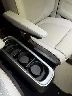 ID.Buzz Dual Cup Holders