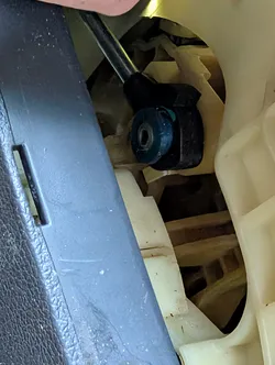 2013 Kia Forte shifter bushing