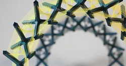 Tensegrity arc
