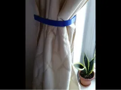 No-Screws Curtain Hook