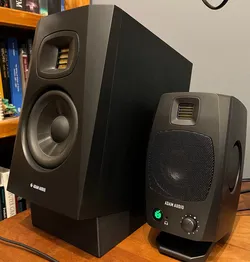 15 Degree desktop speaker wedges (Adam Audio T5V)