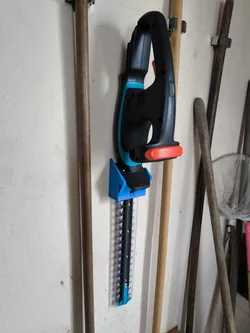 Gardena 18V Akku Heckenscheren Wandhalter