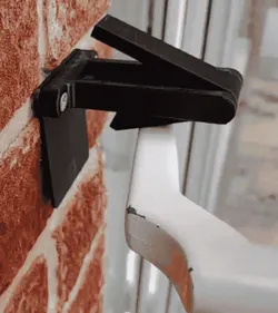 Door holdback