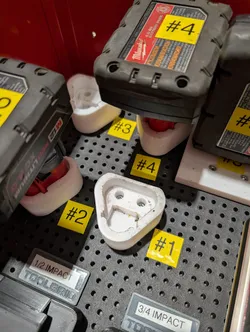 Milwaukee M12 battery holder for Toolgrid