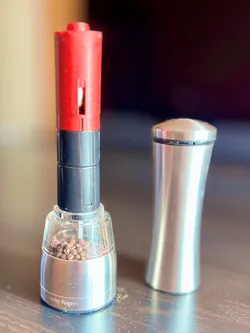 Fackelmann Electric Pepper Mill / Stanley Rogers