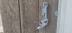 Air tool holder with snap