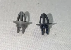 Mazda 323 BF cowl clip
