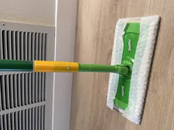 Swiffer to broom handle adapter