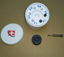 Nozzle box with threaded lid