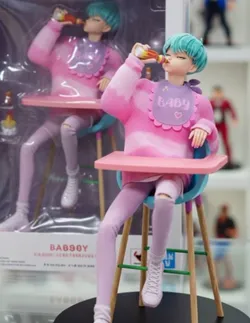 FIGURE OF BABY SAJA DRINKING HOT SAUCE (K-POP DEMON HUNTERS)