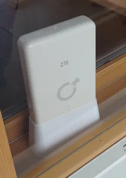 ZTE 5G Modem Stand