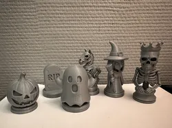 Halloween Chess Set – Creepy & Fun!
