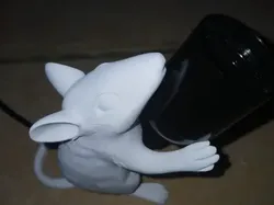 Mouse-shaped lamp